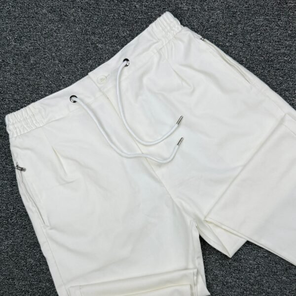 𝗣𝗥𝗘𝗠𝗜𝗨𝗠 𝗟𝗨𝗫𝗨𝗥𝗬 𝗧𝗥𝗢𝗨𝗦𝗘𝗥